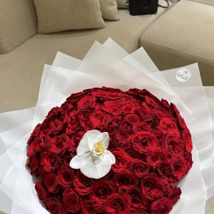 Majestic Touch of Red (With Orchid) (X-Large)